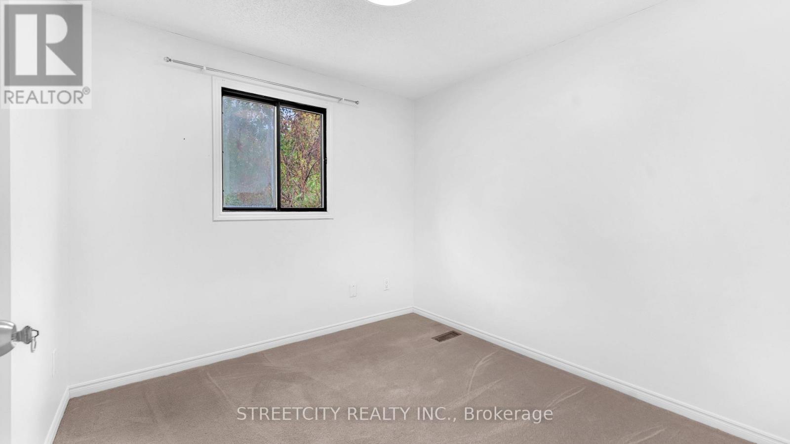 151 Walmer Gardens, London North, Ontario  N6G 4H3 - Photo 17 - X12516768