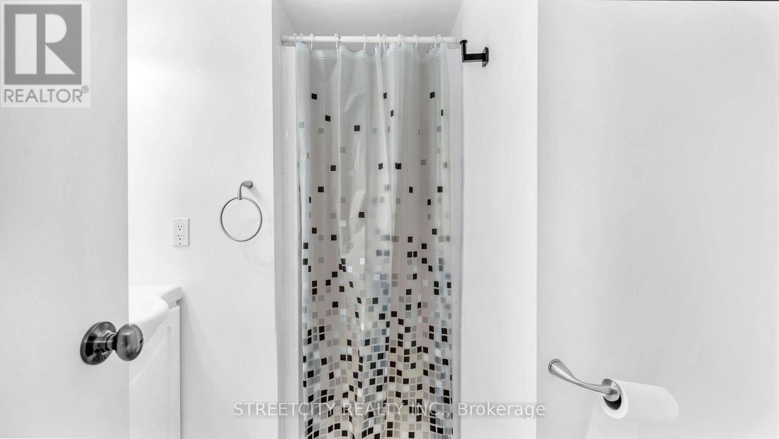 151 Walmer Gardens, London North, Ontario  N6G 4H3 - Photo 26 - X12516768