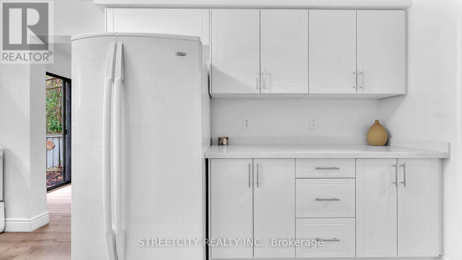 151 Walmer Gardens, London North, Ontario  N6G 4H3 - Photo 9 - X12516768