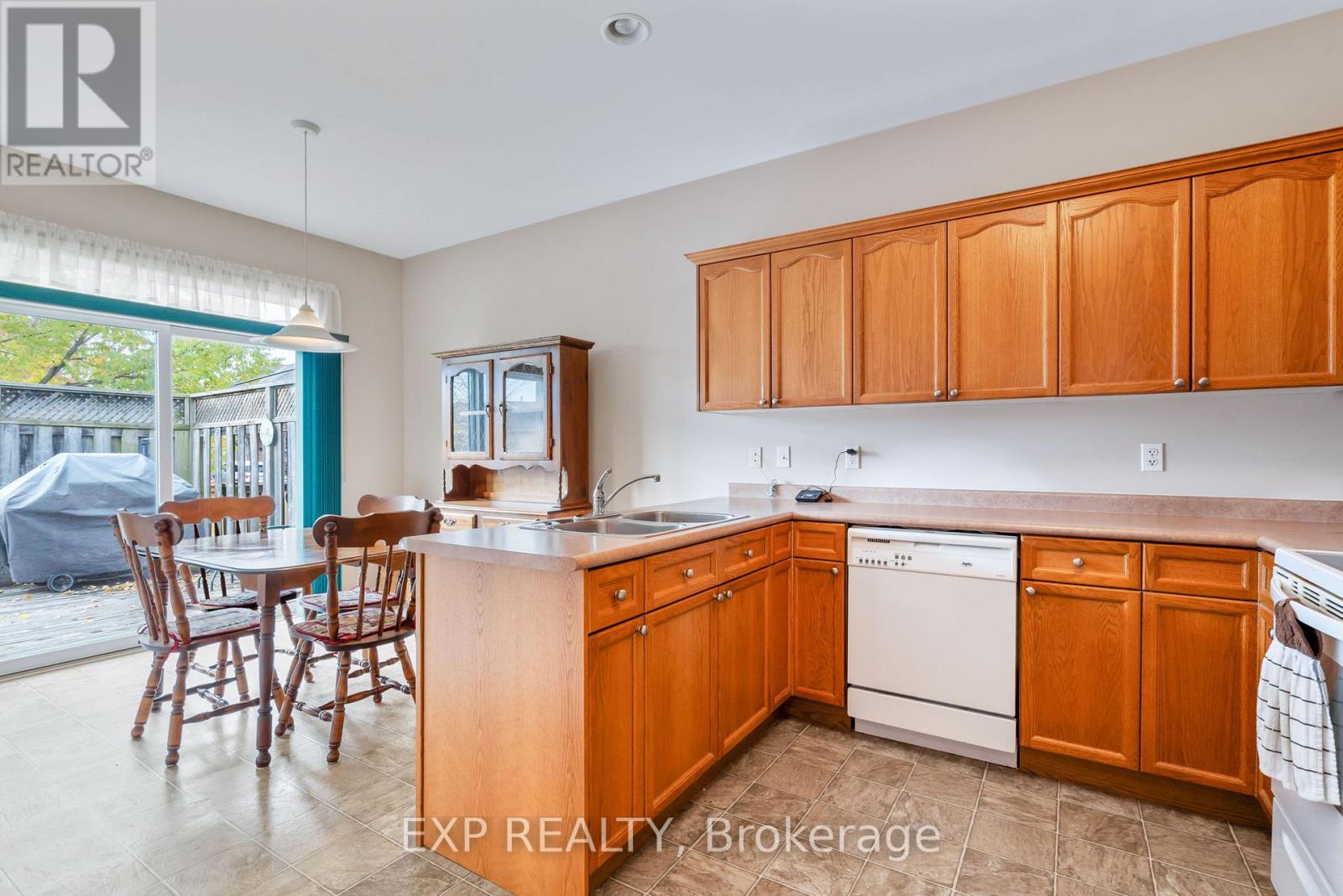 183 - 2025 Meadowgate Boulevard, London South, Ontario  N6M 1K9 - Photo 12 - X12516840