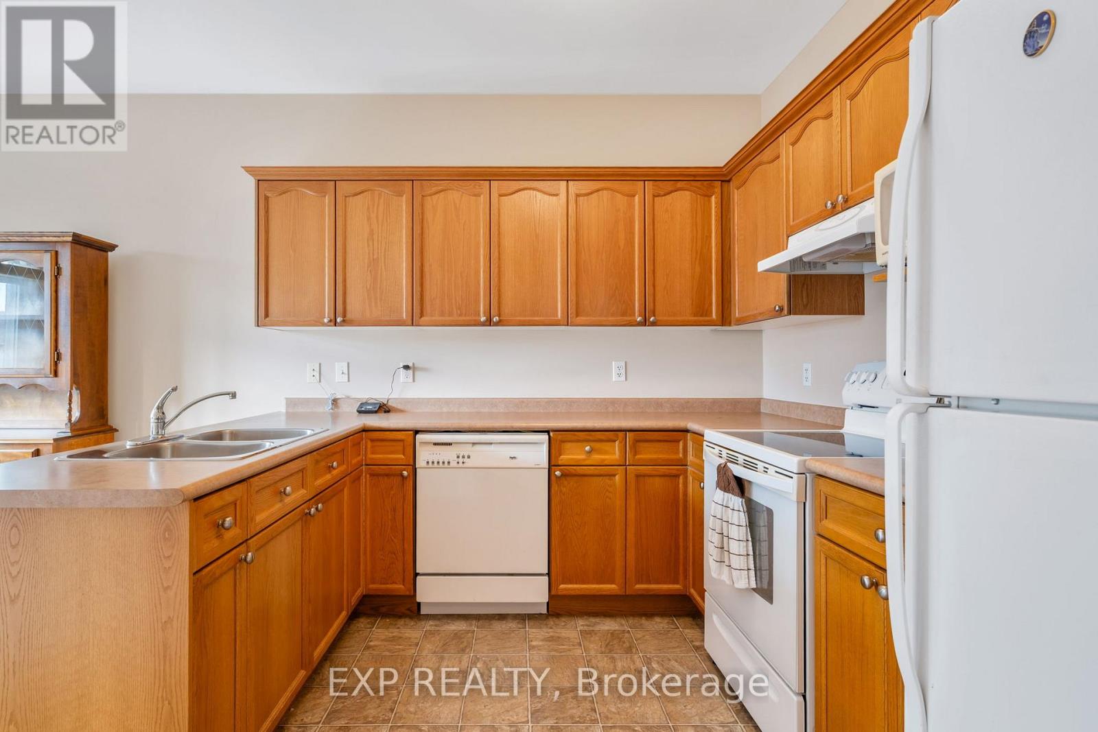 183 - 2025 Meadowgate Boulevard, London South, Ontario  N6M 1K9 - Photo 13 - X12516840