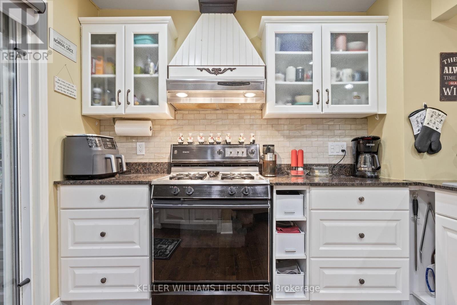 2628 Dundas Street, London East, Ontario  N5V 3C9 - Photo 10 - X12516924