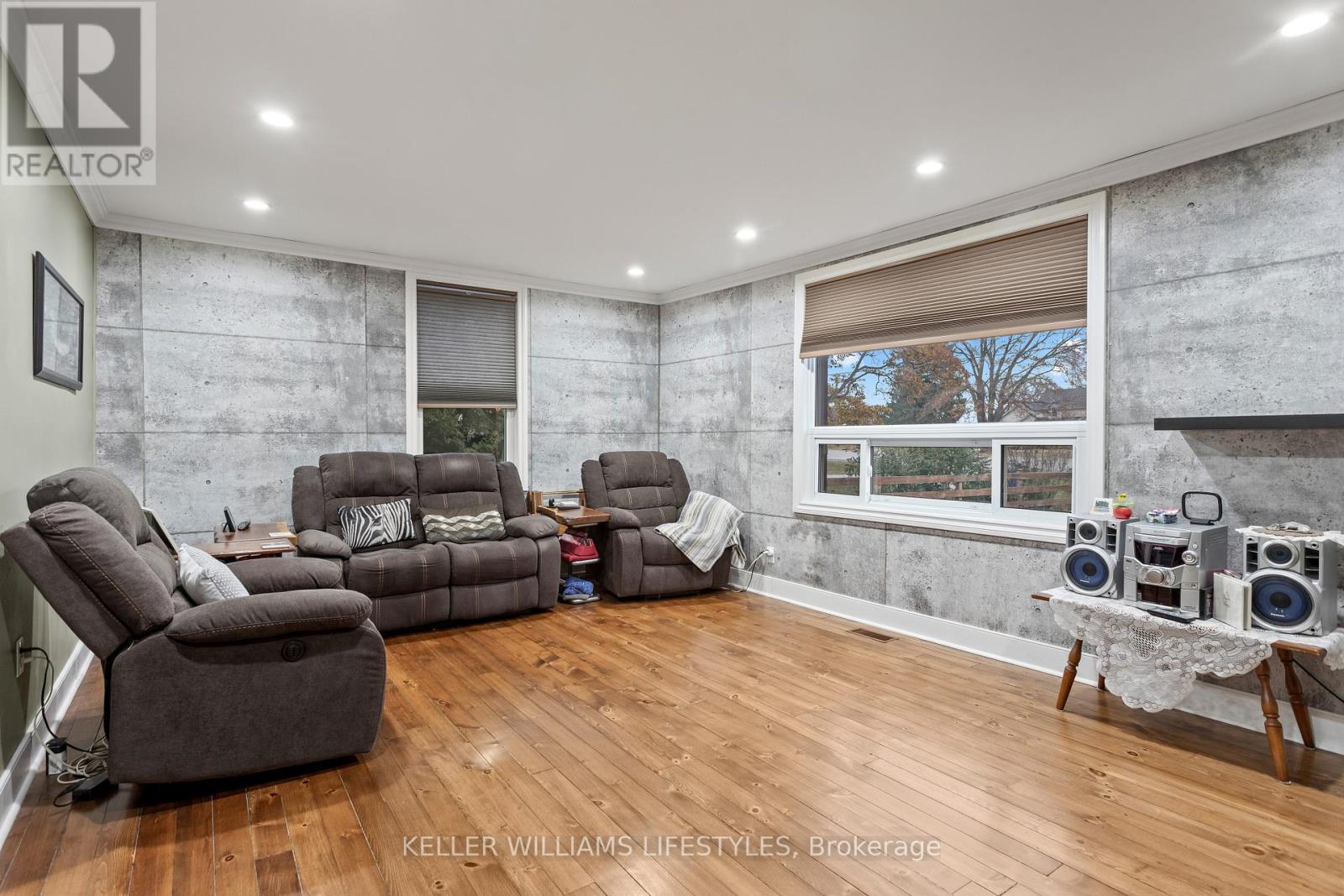 2628 Dundas Street, London East, Ontario  N5V 3C9 - Photo 3 - X12516924