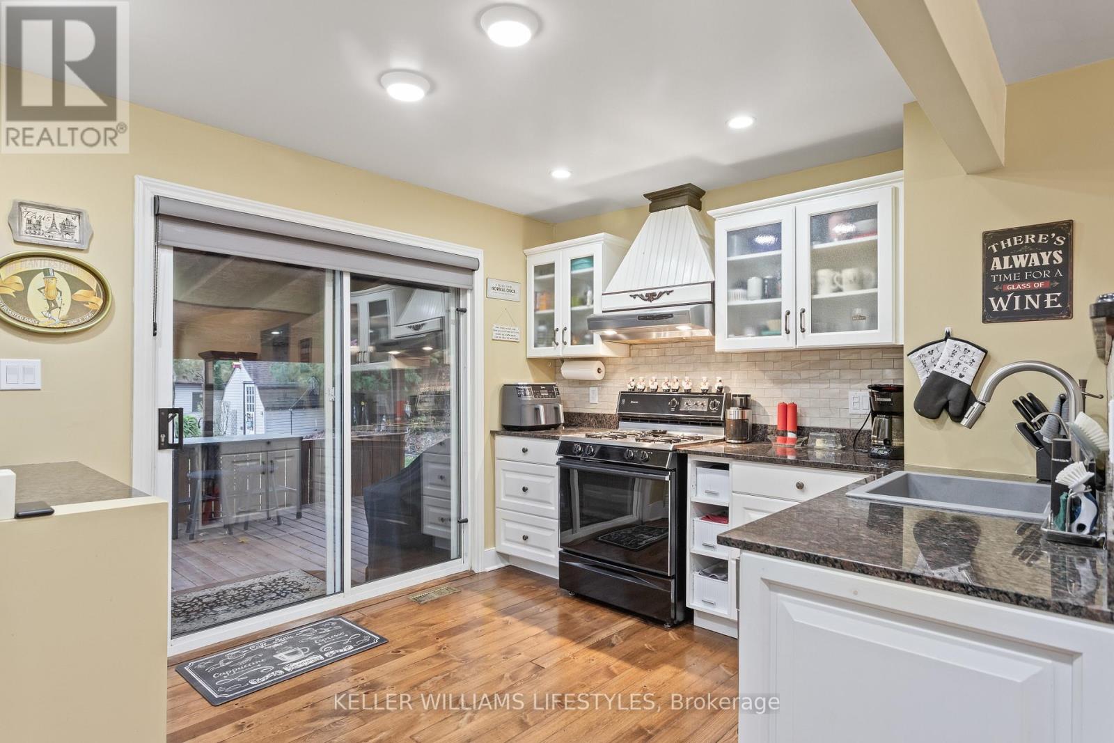 2628 Dundas Street, London East, Ontario  N5V 3C9 - Photo 9 - X12516924