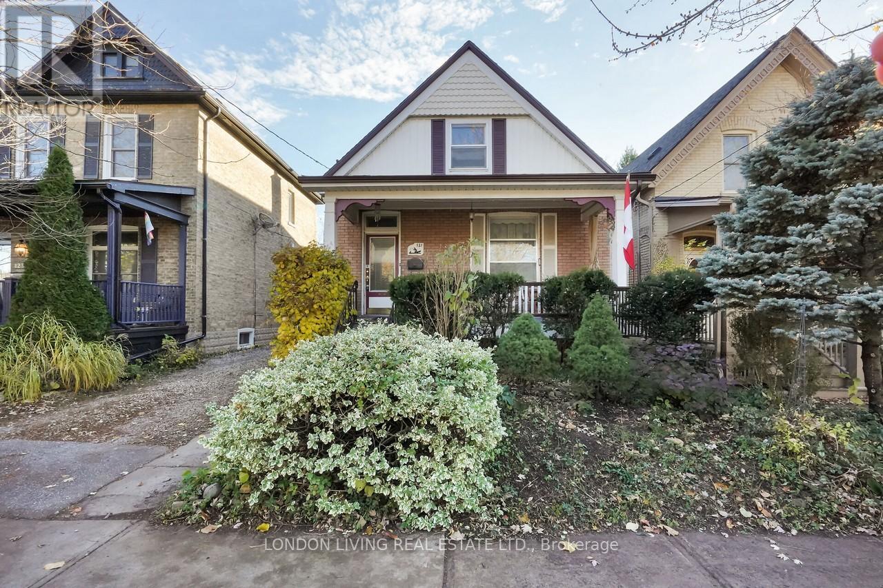 121 Tecumseh Avenue E, London South, Ontario  N6C 1S1 - Photo 1 - X12516946