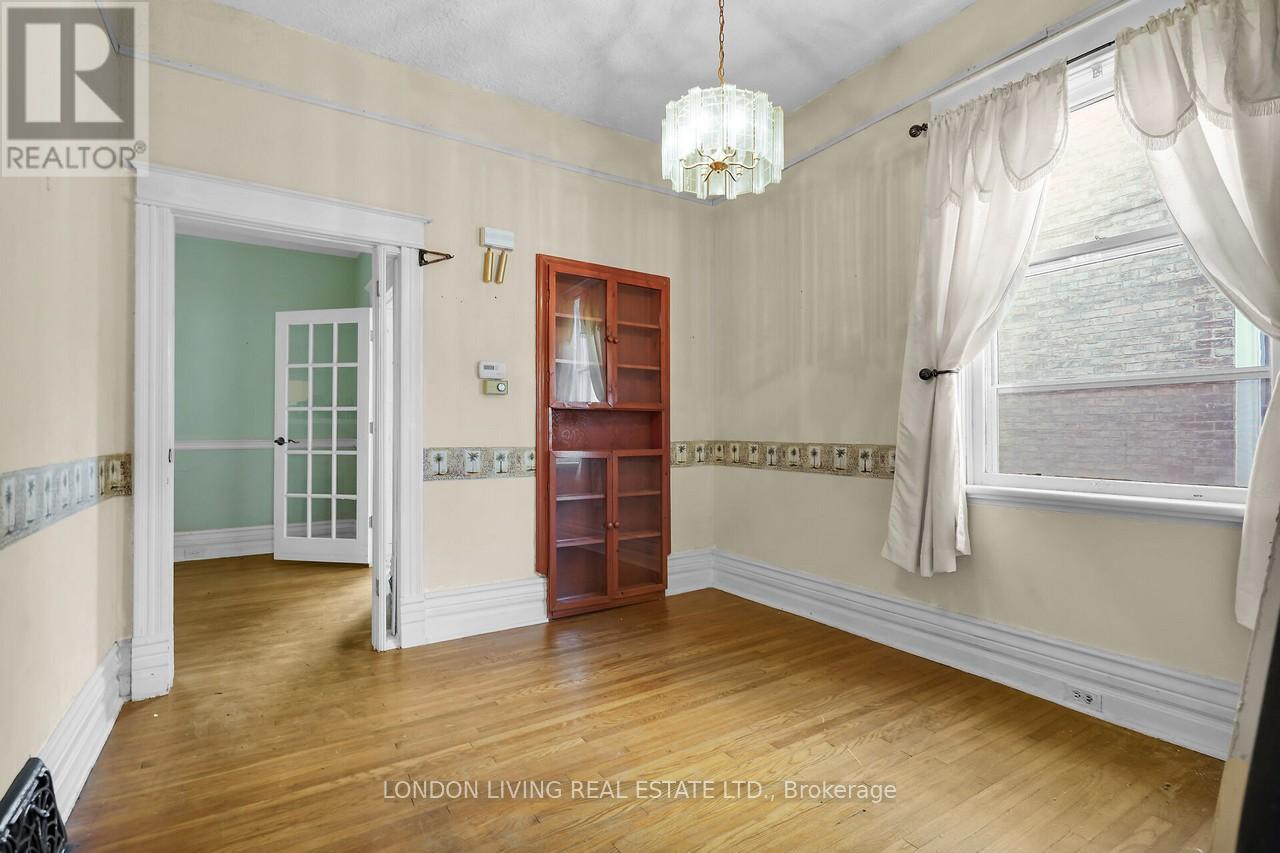 121 Tecumseh Avenue E, London South, Ontario  N6C 1S1 - Photo 10 - X12516946