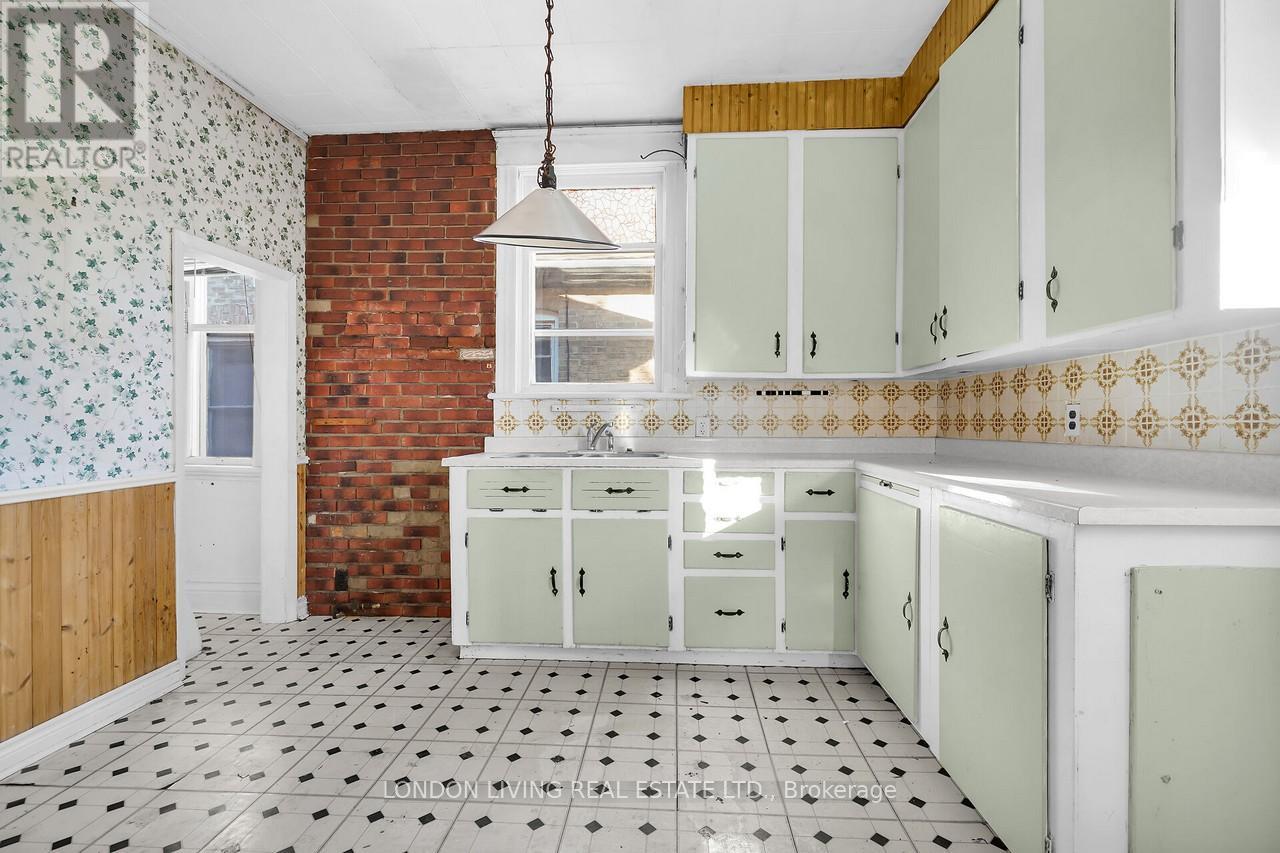 121 Tecumseh Avenue E, London South, Ontario  N6C 1S1 - Photo 13 - X12516946