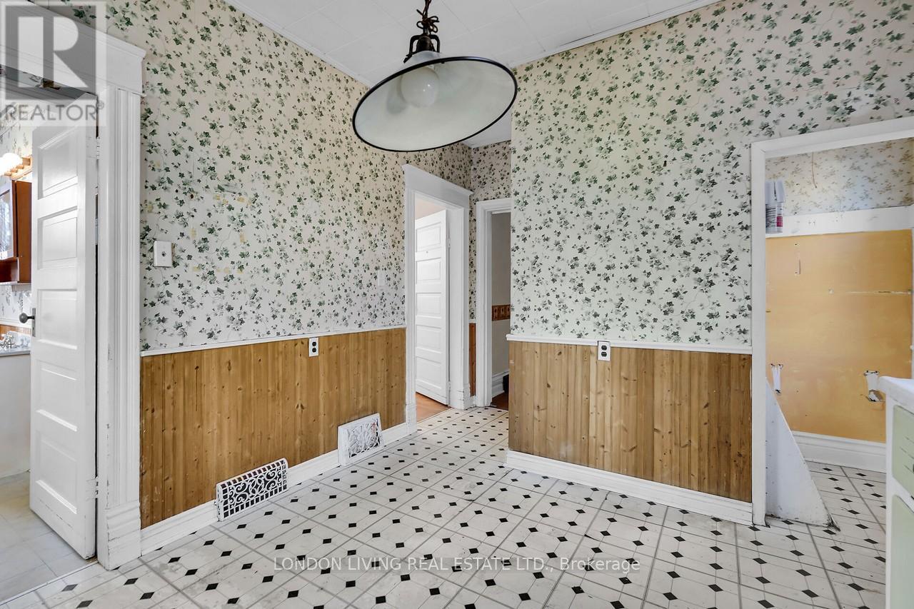 121 Tecumseh Avenue E, London South, Ontario  N6C 1S1 - Photo 14 - X12516946