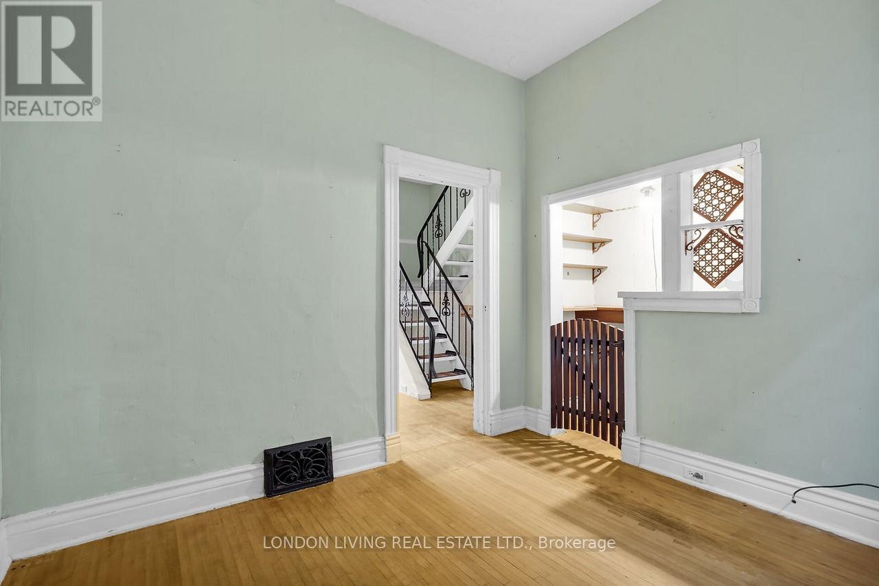 121 Tecumseh Avenue E, London South, Ontario  N6C 1S1 - Photo 18 - X12516946