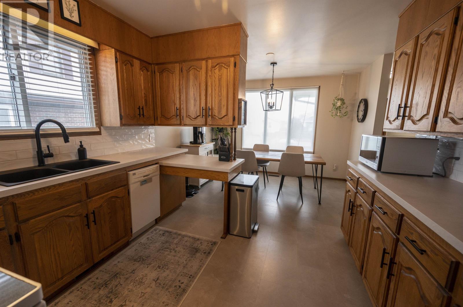 716 Francis Street West, Thunder Bay, Ontario  P7E 4E1 - Photo 10 - TB253411