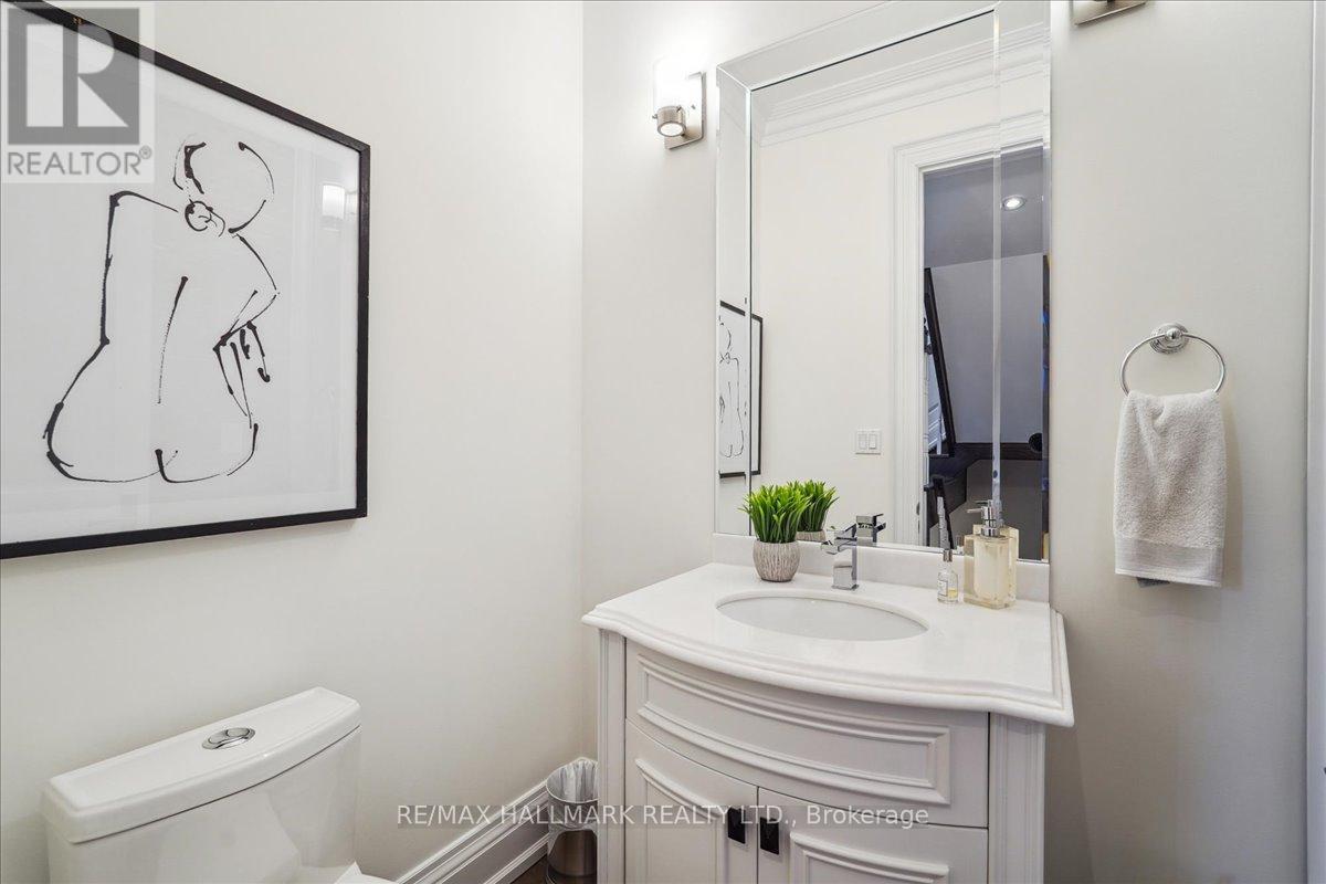 135 Glenvale Boulevard, Toronto, Ontario  M4G 2W1 - Photo 18 - C12516596