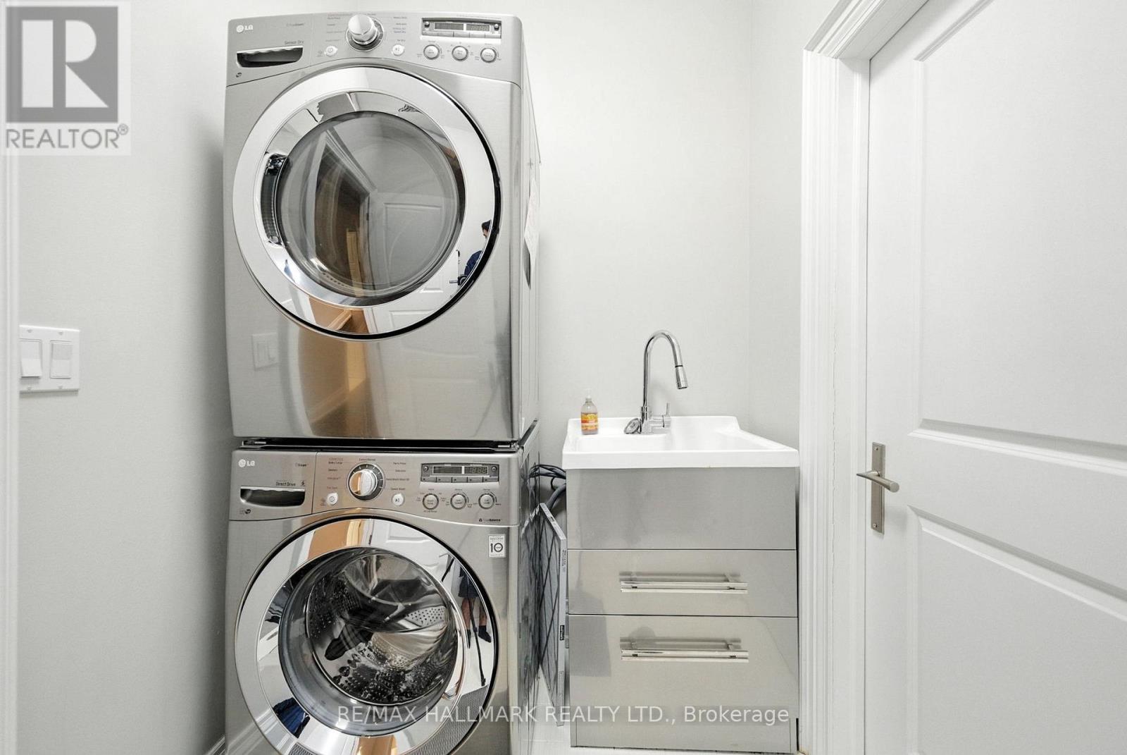 135 Glenvale Boulevard, Toronto, Ontario  M4G 2W1 - Photo 35 - C12516596