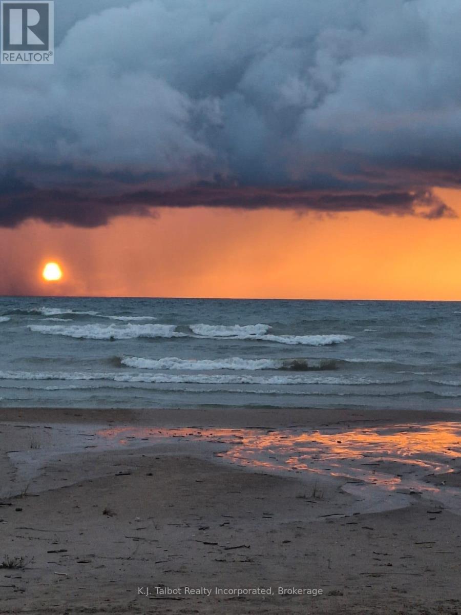 74515 Woodland Drive, Bluewater, Ontario N0M 1G0 - Photo 46 - X12468811