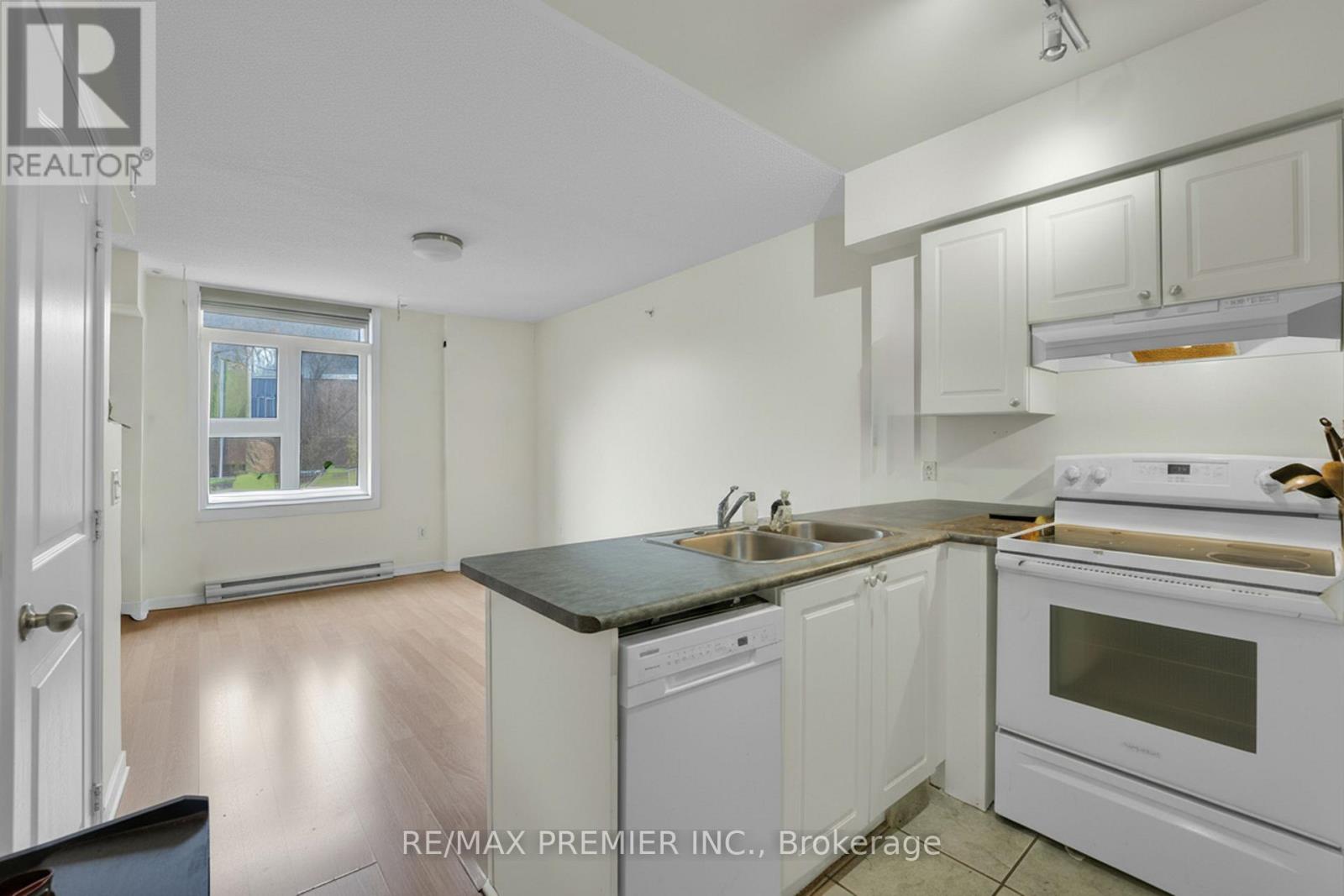 2704 - 27 Sudbury Street, Toronto, Ontario  M6J 3W6 - Photo 3 - C12516650