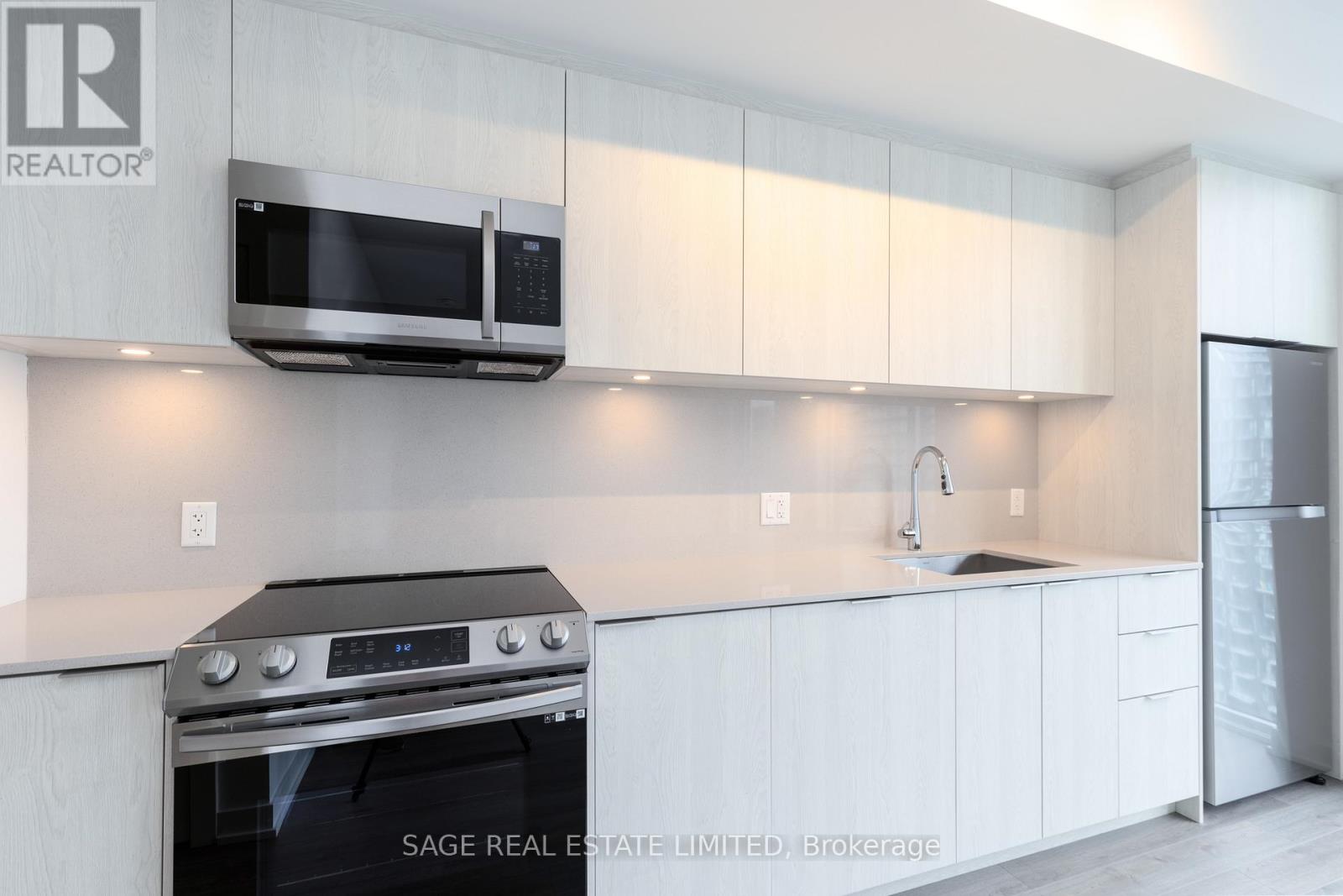 3903 - 357 King Street W, Toronto, Ontario  M5V 0S7 - Photo 3 - C12516660