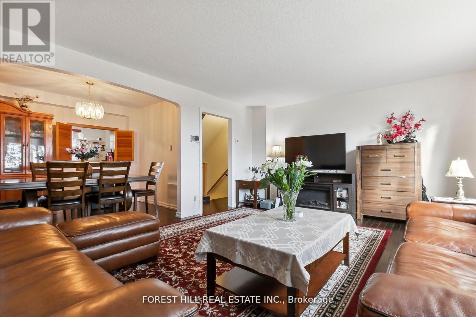 86 Village Greenway, Toronto, Ontario  M2J 1K8 - Photo 13 - C12516674