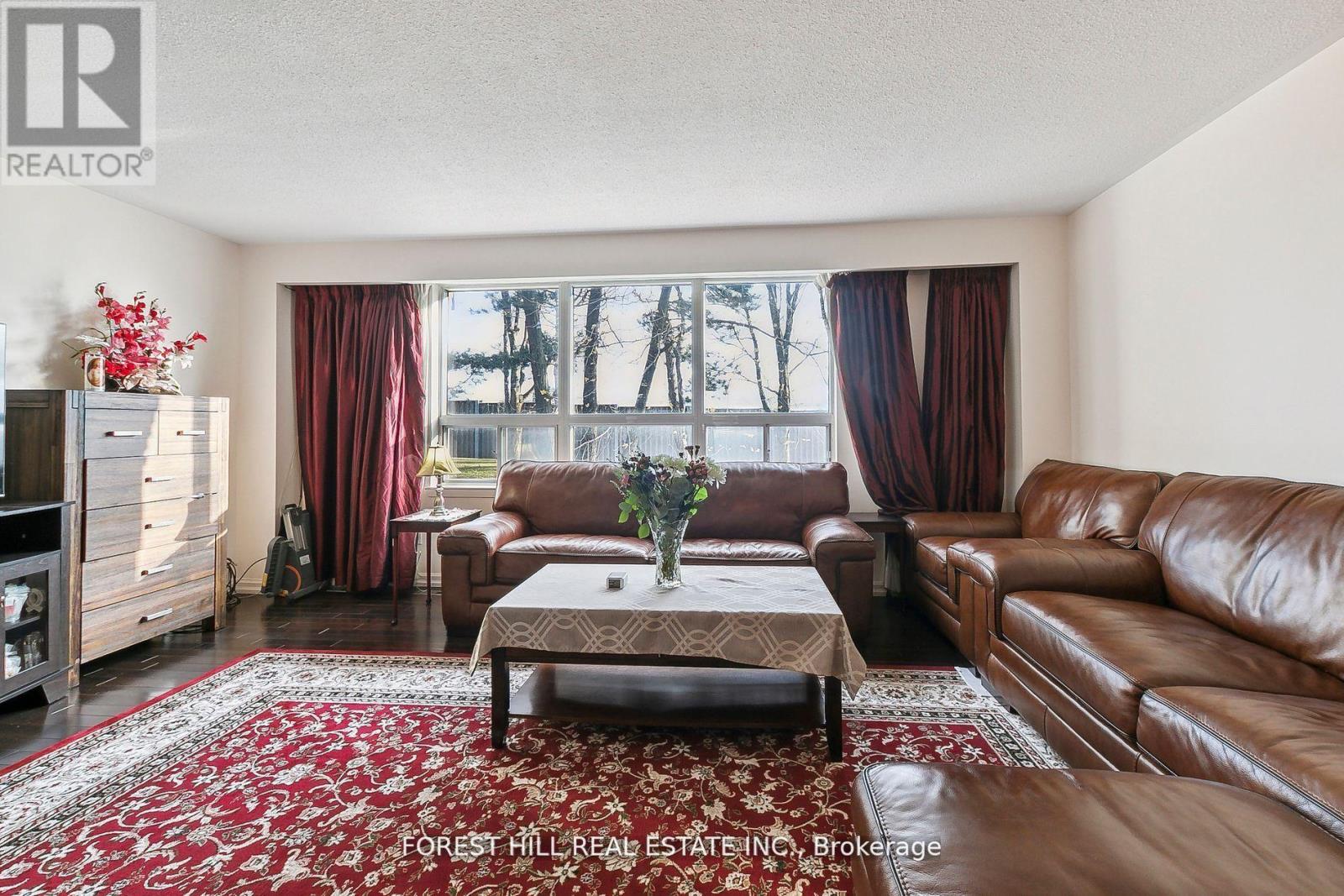 86 Village Greenway, Toronto, Ontario  M2J 1K8 - Photo 15 - C12516674