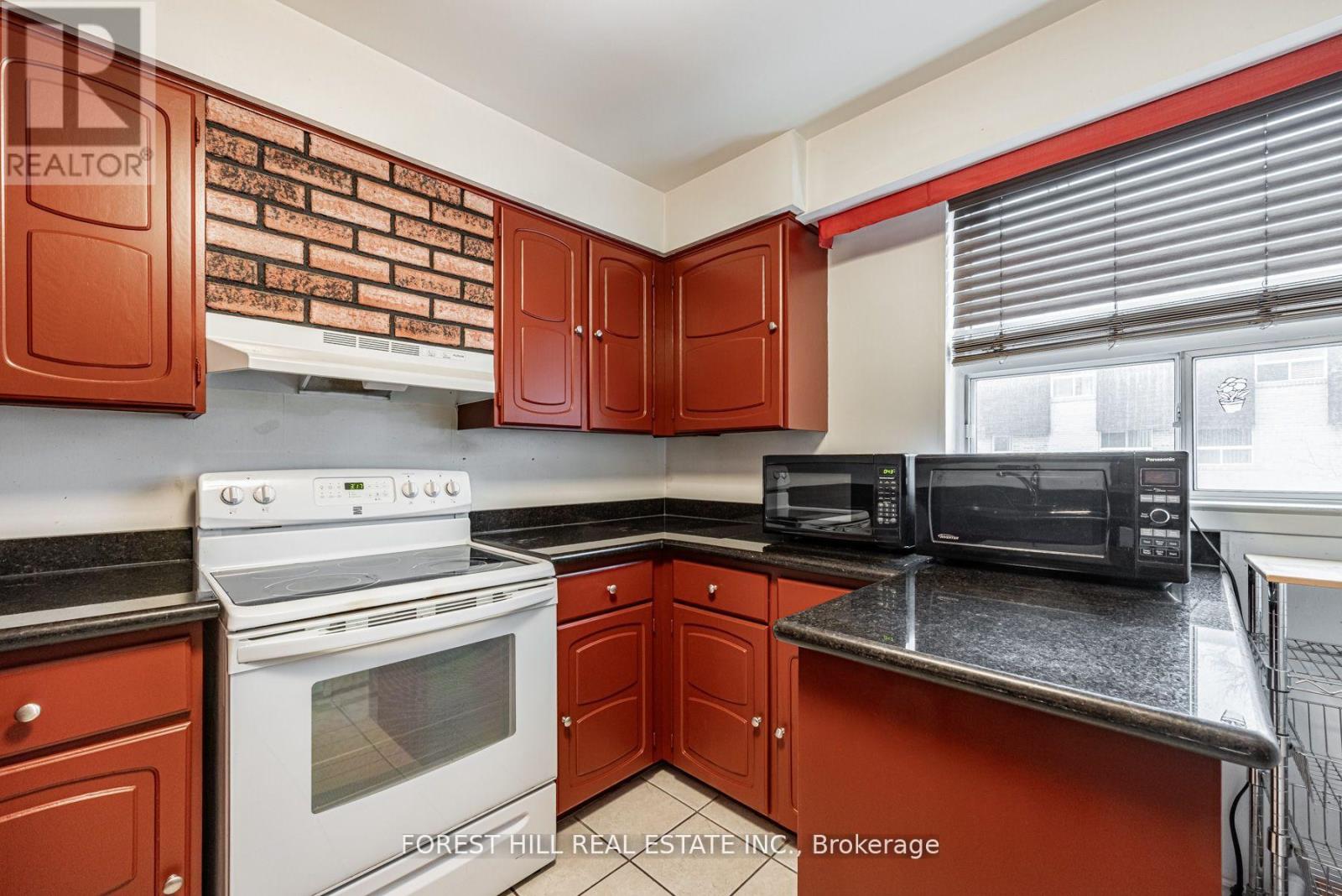 86 Village Greenway, Toronto, Ontario  M2J 1K8 - Photo 21 - C12516674