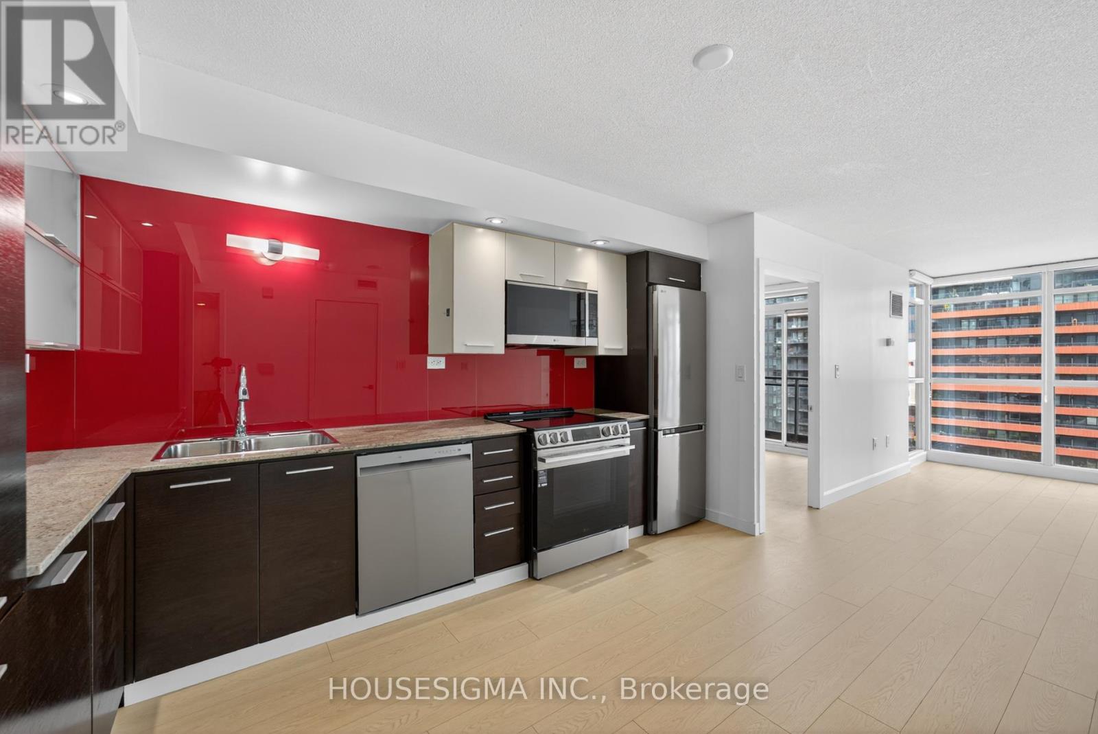 1005 - 8 Telegram Mews, Toronto, Ontario  M5V 3Z5 - Photo 10 - C12516686