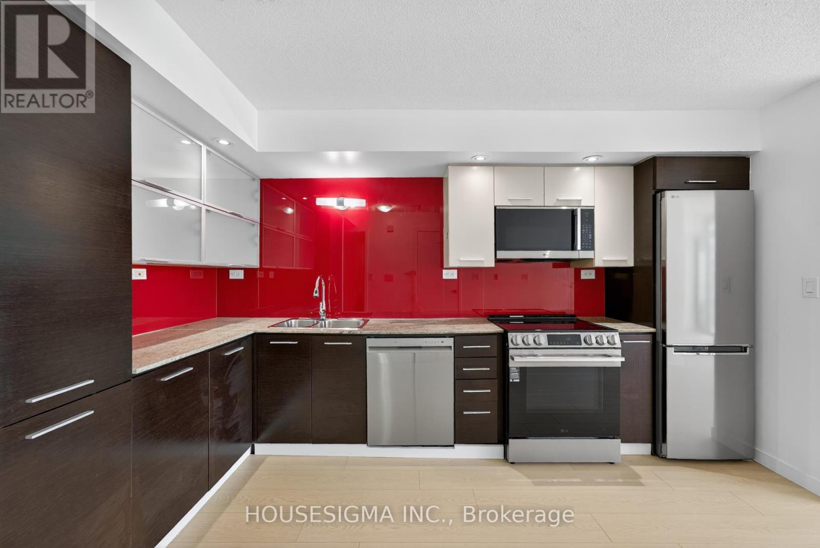 1005 - 8 Telegram Mews, Toronto, Ontario  M5V 3Z5 - Photo 11 - C12516686