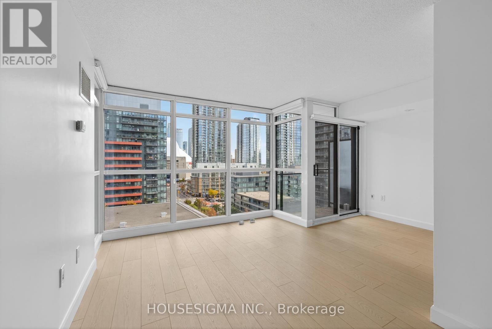 1005 - 8 Telegram Mews, Toronto, Ontario  M5V 3Z5 - Photo 15 - C12516686