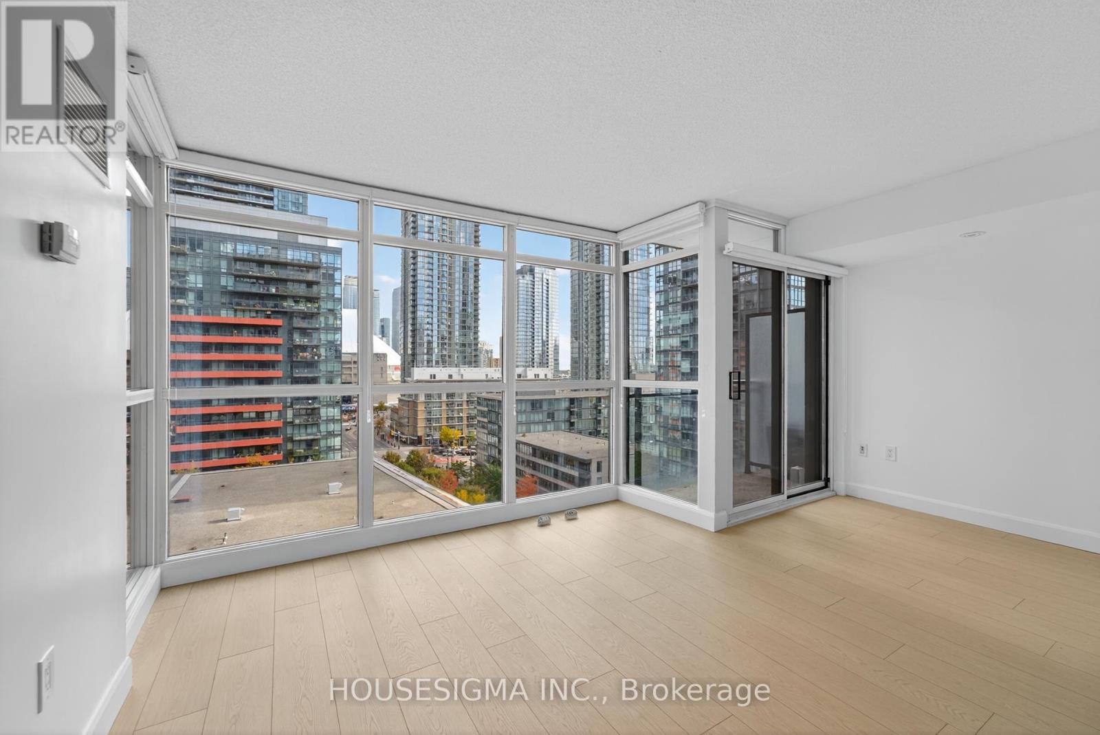 1005 - 8 Telegram Mews, Toronto, Ontario  M5V 3Z5 - Photo 16 - C12516686