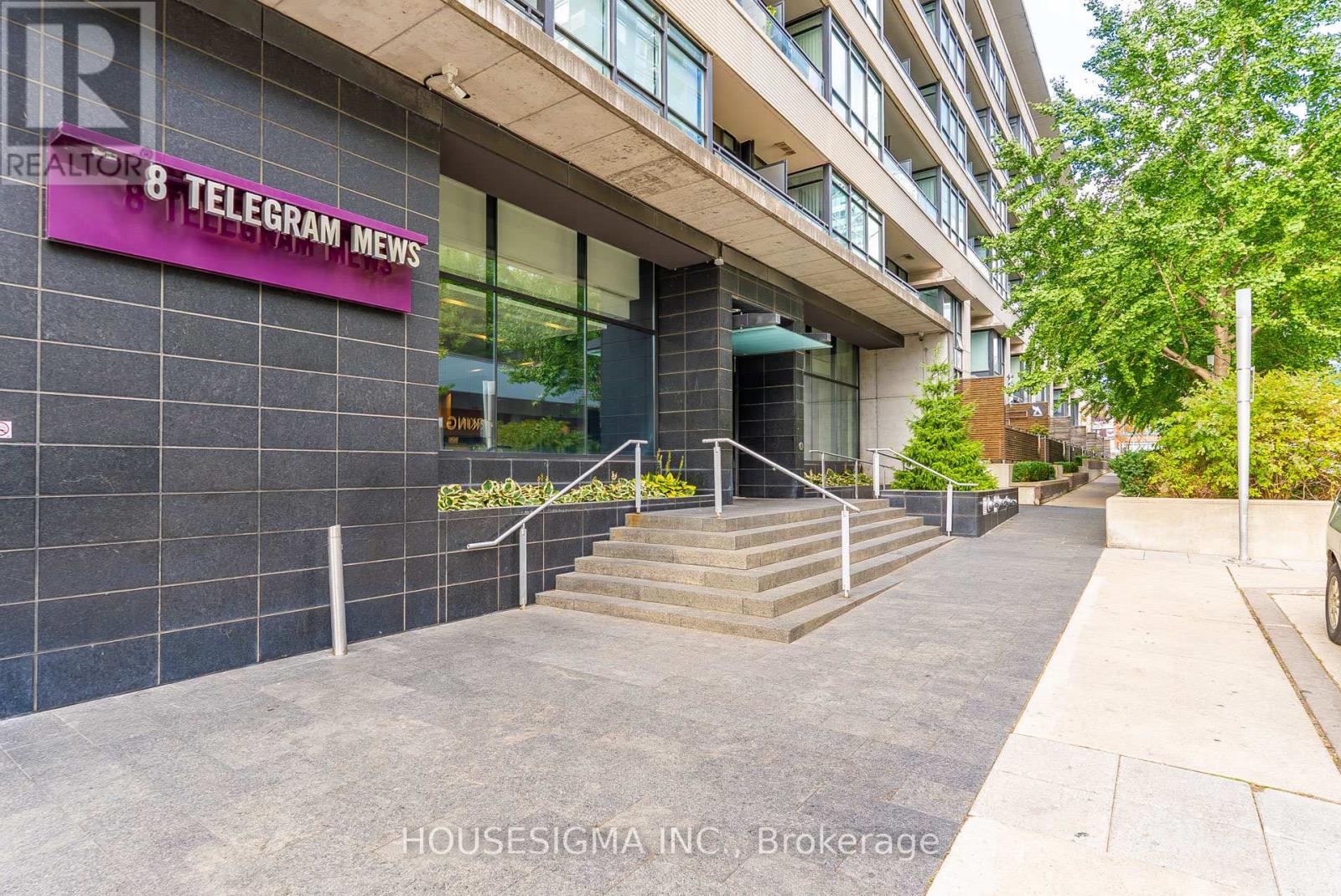 1005 - 8 Telegram Mews, Toronto, Ontario  M5V 3Z5 - Photo 2 - C12516686