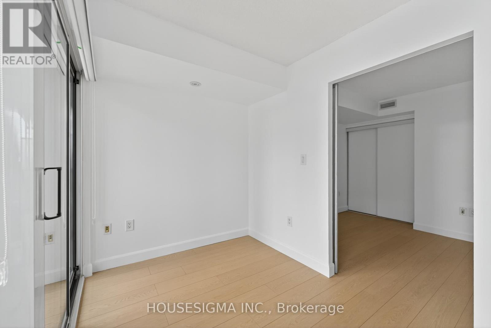 1005 - 8 Telegram Mews, Toronto, Ontario  M5V 3Z5 - Photo 24 - C12516686