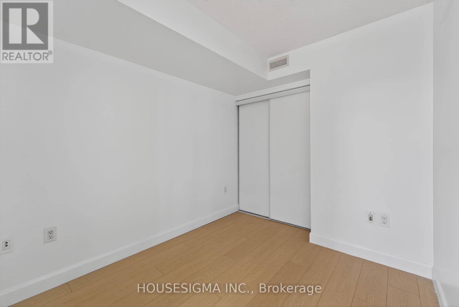 1005 - 8 Telegram Mews, Toronto, Ontario  M5V 3Z5 - Photo 25 - C12516686