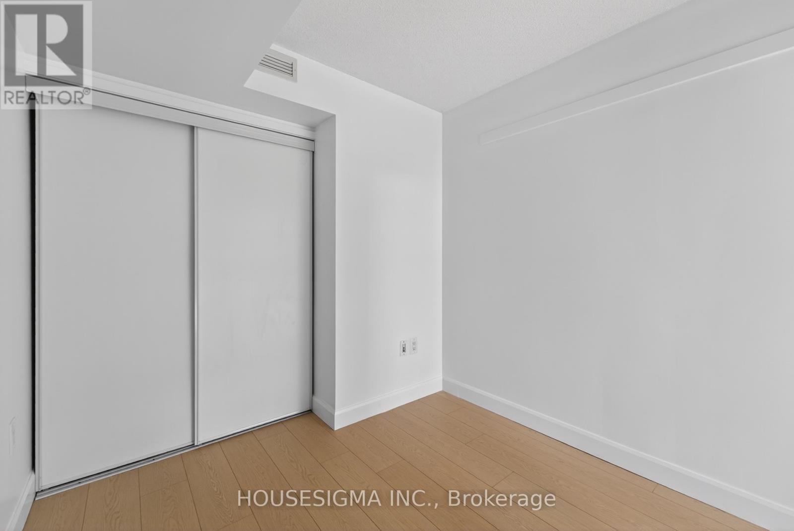 1005 - 8 Telegram Mews, Toronto, Ontario  M5V 3Z5 - Photo 26 - C12516686