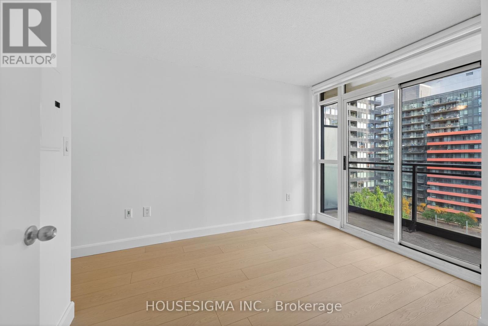 1005 - 8 Telegram Mews, Toronto, Ontario  M5V 3Z5 - Photo 29 - C12516686