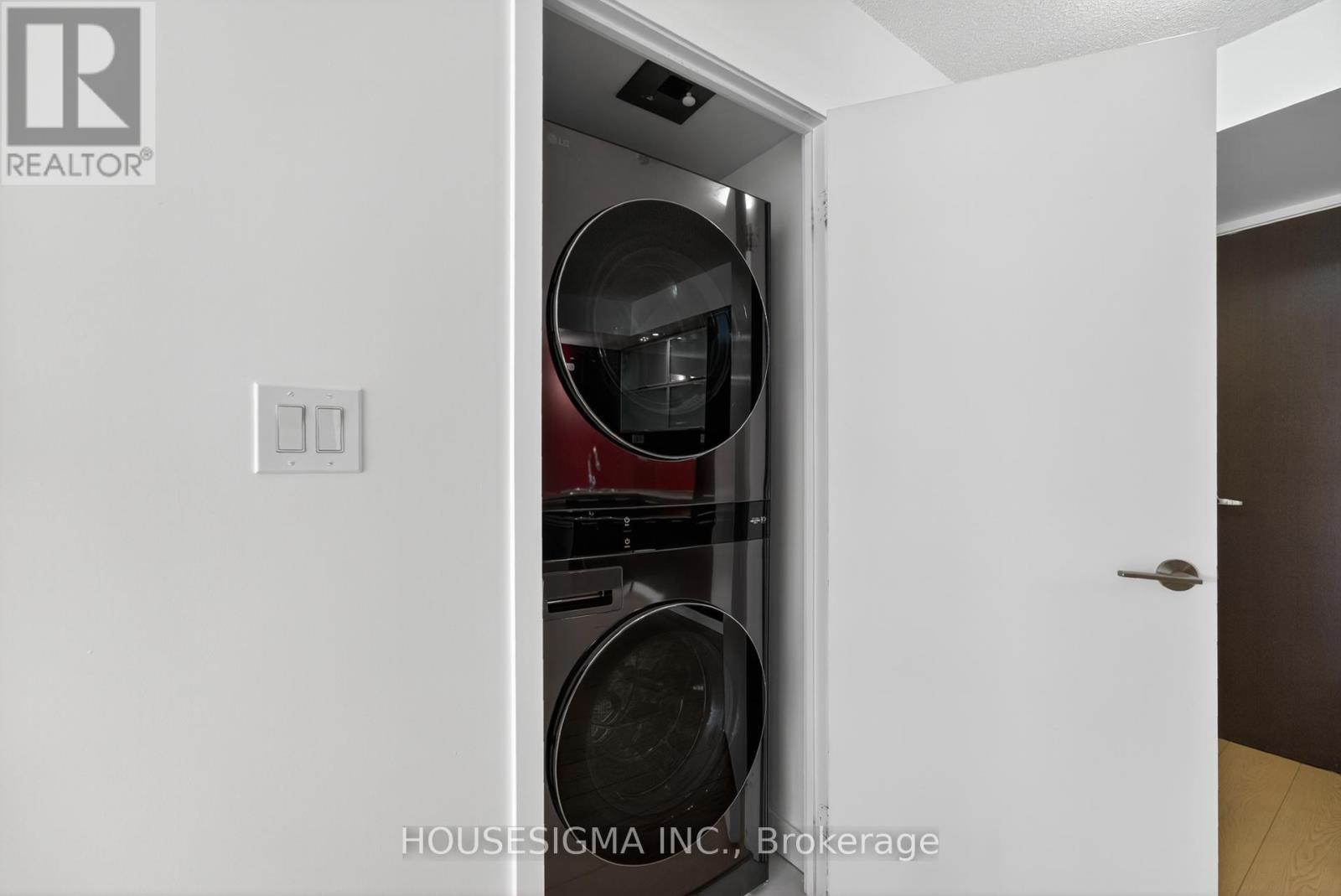 1005 - 8 Telegram Mews, Toronto, Ontario  M5V 3Z5 - Photo 36 - C12516686