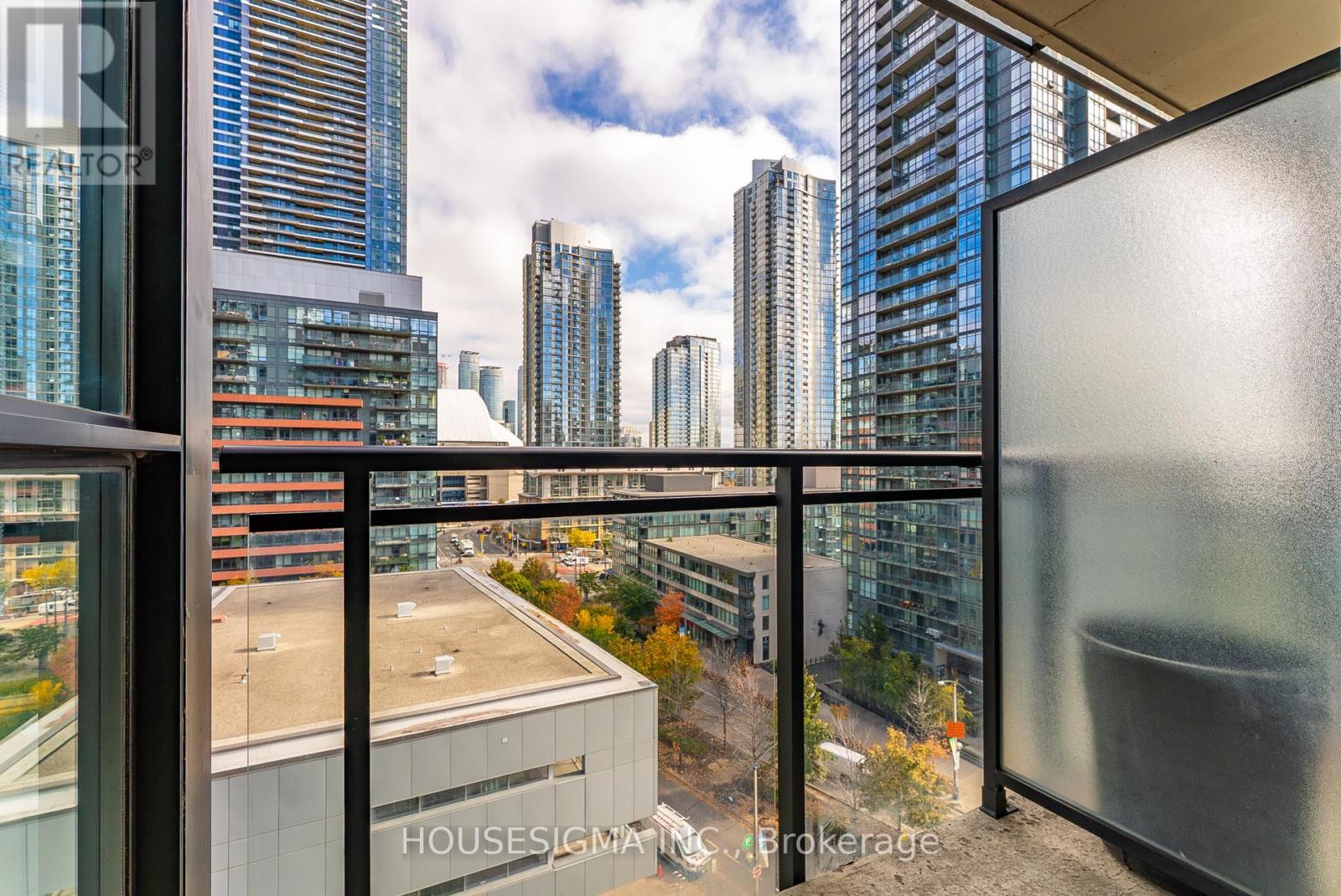 1005 - 8 Telegram Mews, Toronto, Ontario  M5V 3Z5 - Photo 37 - C12516686
