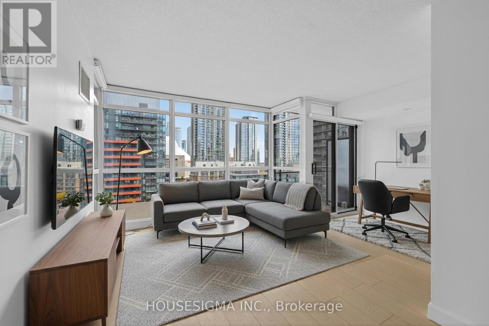 1005 - 8 Telegram Mews, Toronto, Ontario  M5V 3Z5 - Photo 7 - C12516686