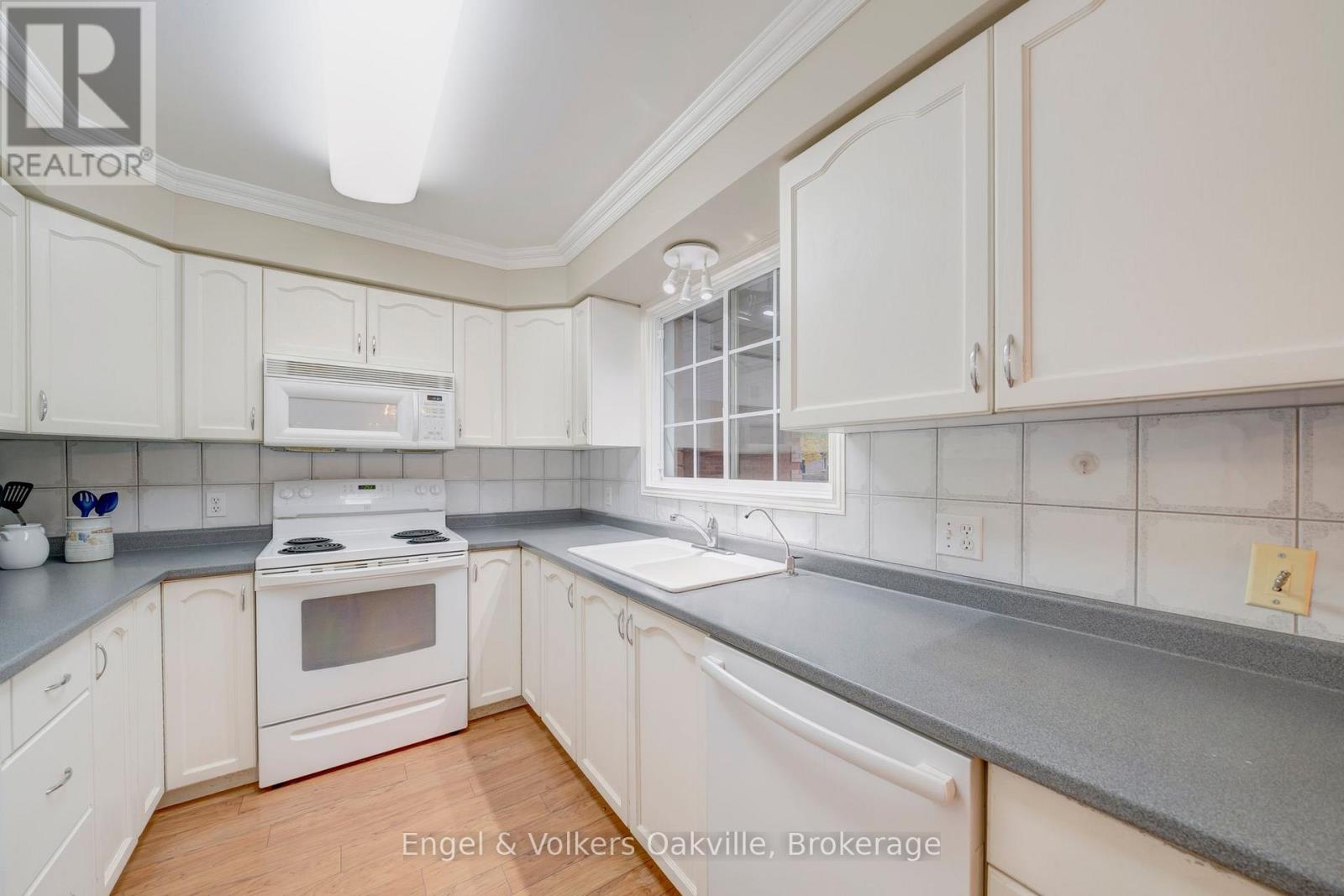 22 - 20 Courtland Drive, Brantford, Ontario  N3R 7Y2 - Photo 15 - X12516900