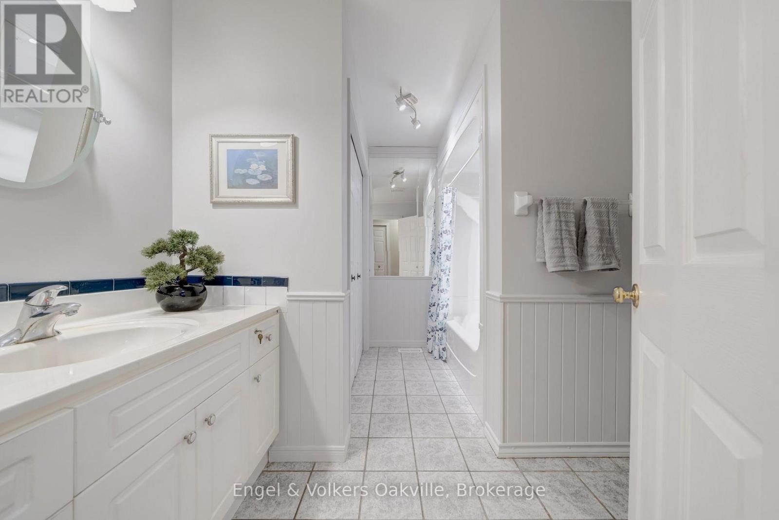 22 - 20 Courtland Drive, Brantford, Ontario  N3R 7Y2 - Photo 18 - X12516900