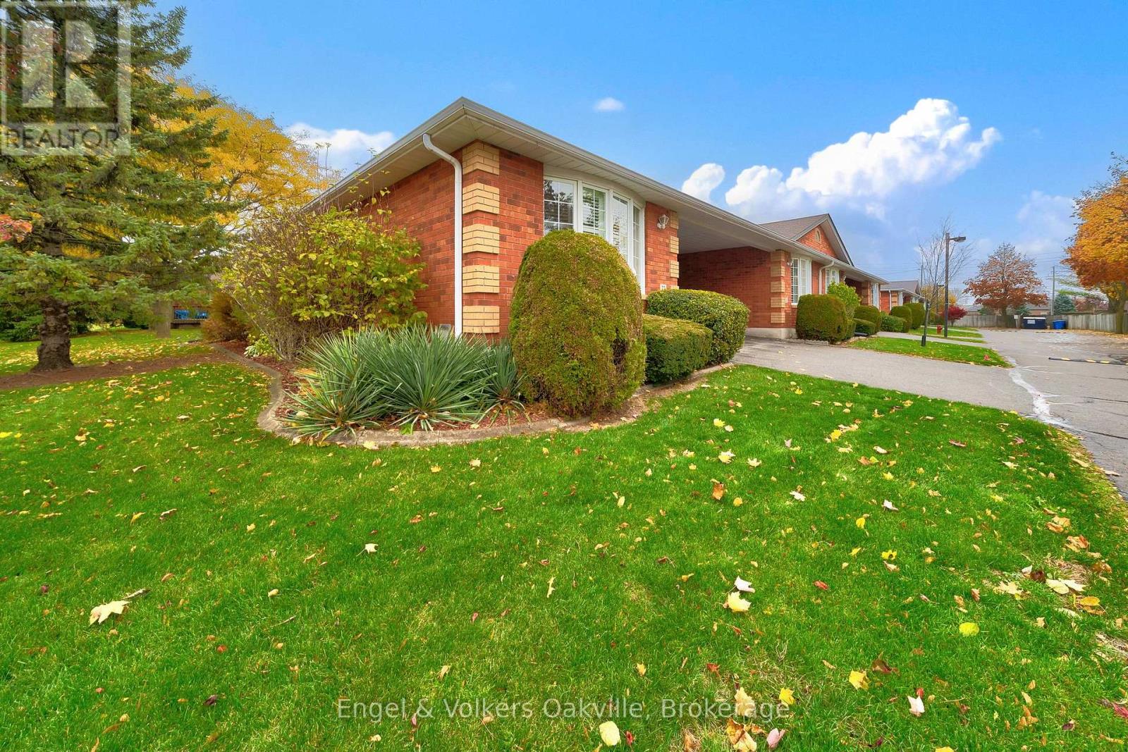 22 - 20 Courtland Drive, Brantford, Ontario  N3R 7Y2 - Photo 6 - X12516900