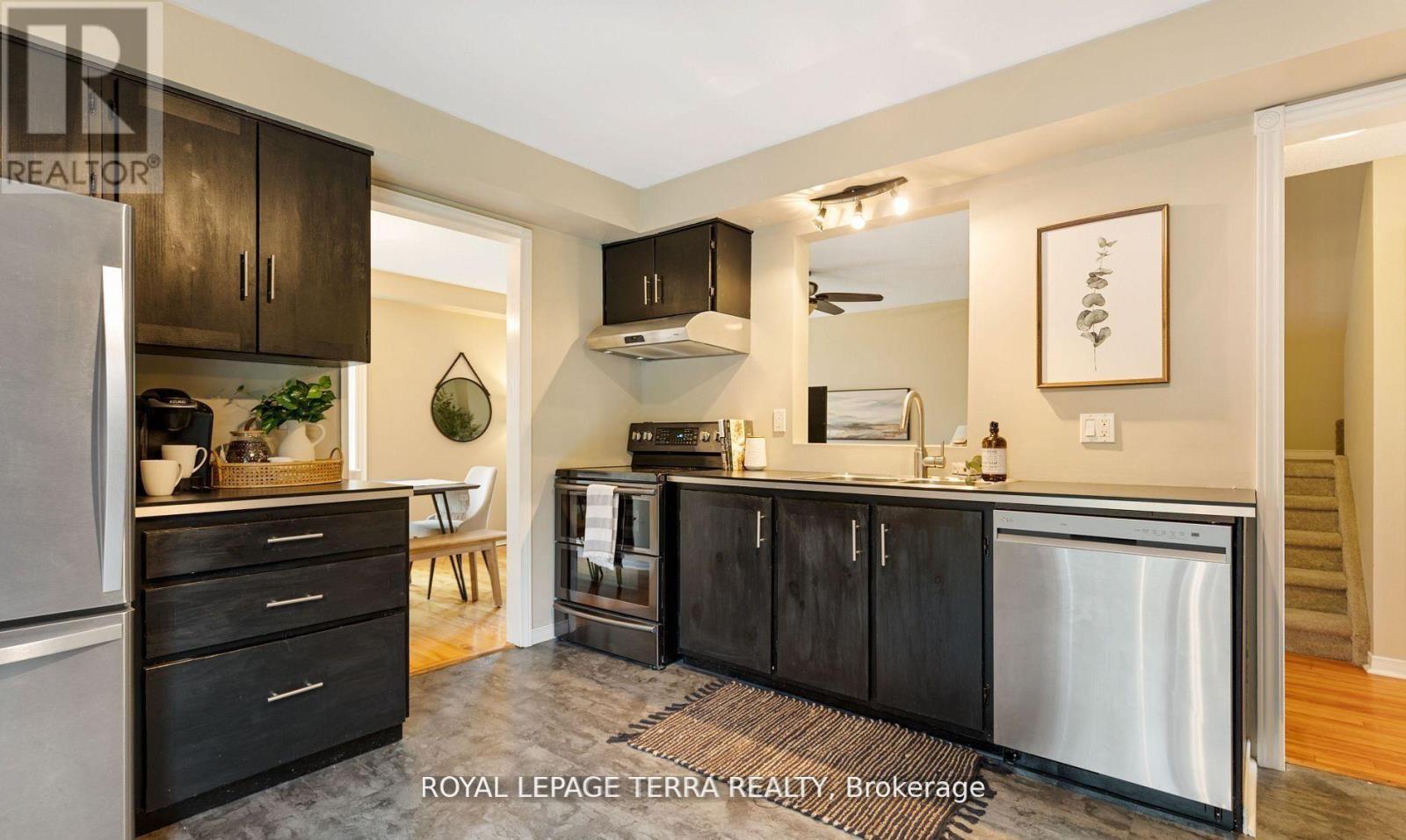 26 Vanessa Place, Whitby, Ontario  L1N 6T3 - Photo 5 - E12516540