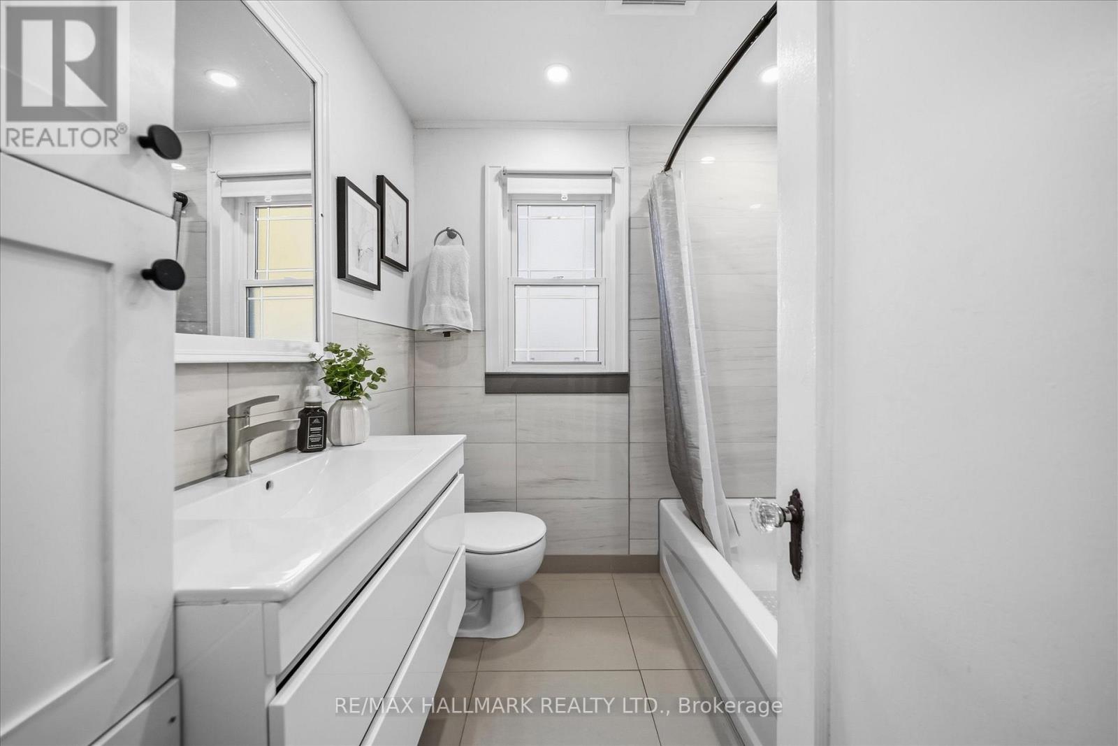 128 Harewood Avenue, Toronto, Ontario  M1M 2R5 - Photo 17 - E12516688