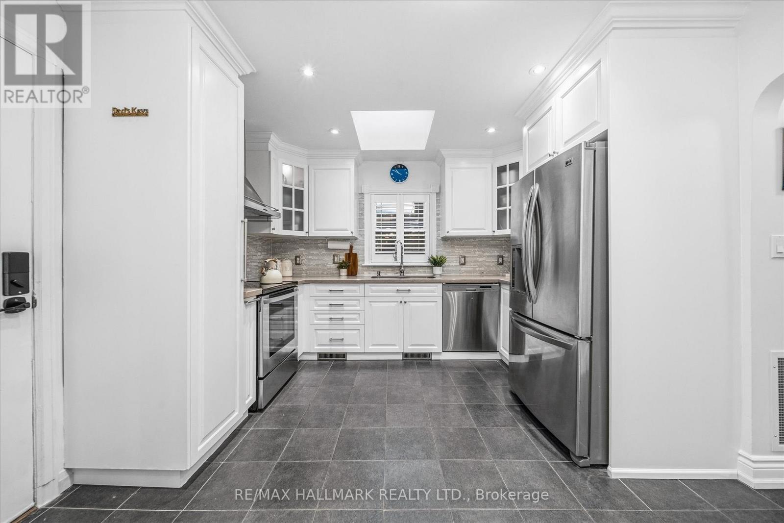 128 Harewood Avenue, Toronto, Ontario  M1M 2R5 - Photo 8 - E12516688