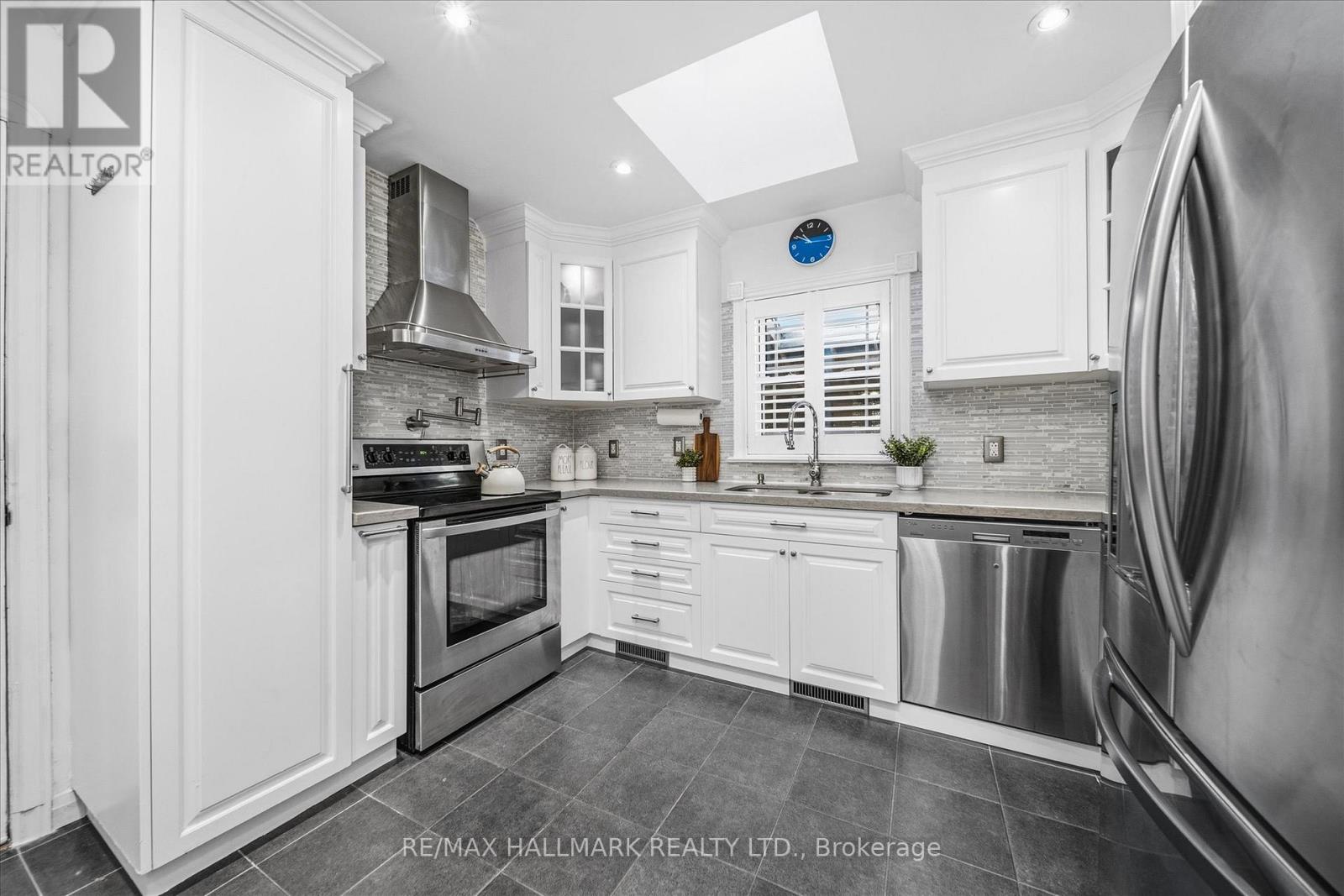 128 Harewood Avenue, Toronto, Ontario  M1M 2R5 - Photo 9 - E12516688