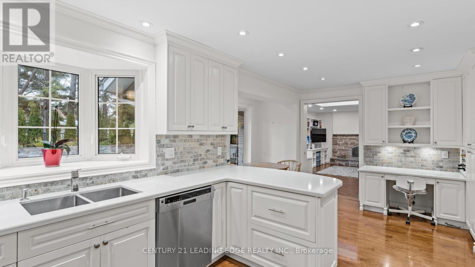 34 Forest Park Crescent, Markham, Ontario  L3T 2M7 - Photo 15 - N12497624