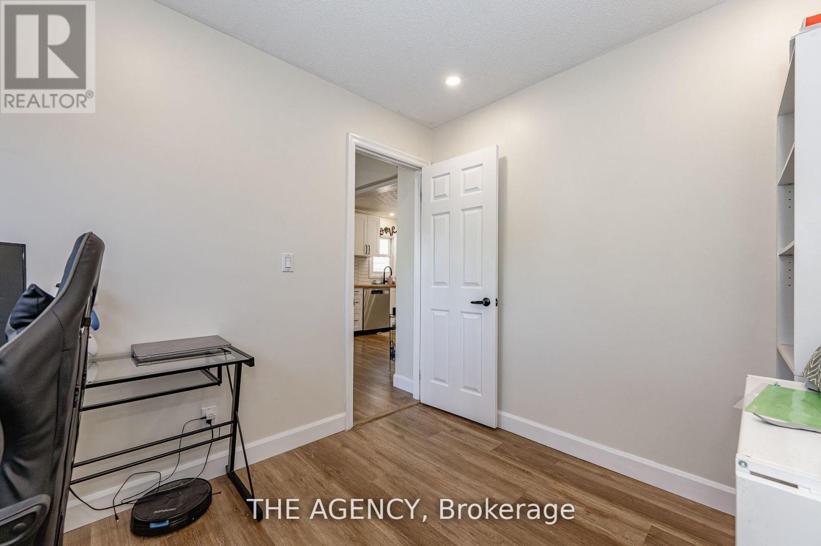 64 Churchill Street, St. Catharines, Ontario  L2S 2P5 - Photo 14 - X12516910