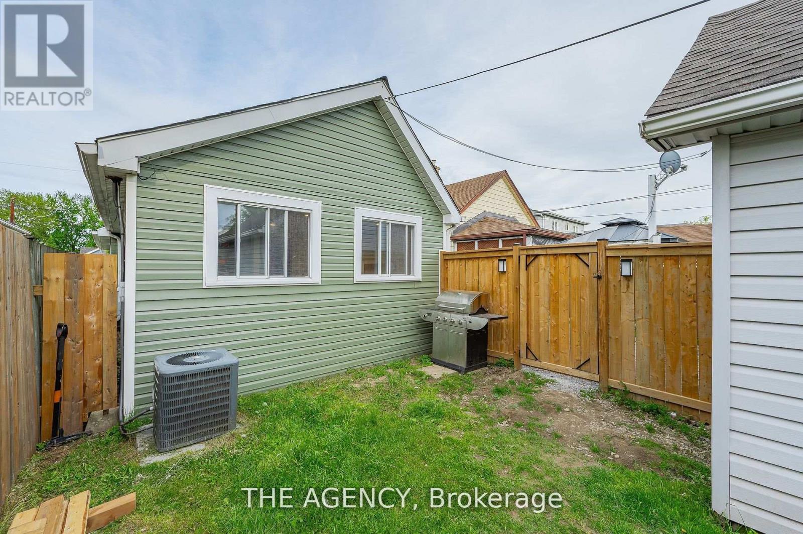 64 Churchill Street, St. Catharines, Ontario  L2S 2P5 - Photo 30 - X12516910