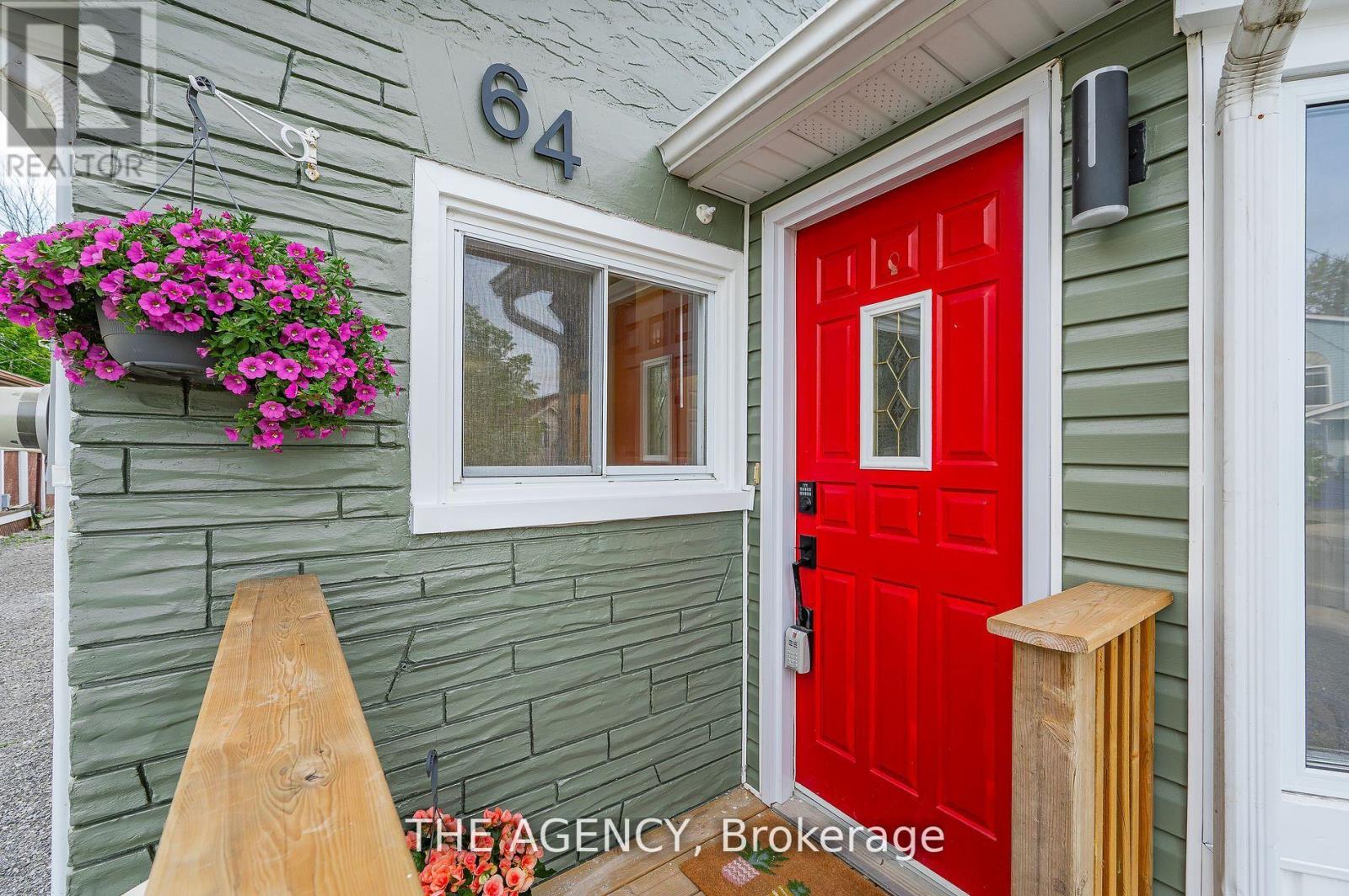 64 Churchill Street, St. Catharines, Ontario  L2S 2P5 - Photo 4 - X12516910