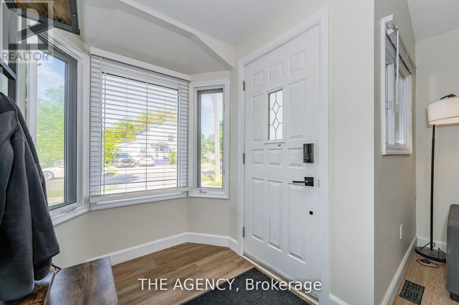 64 Churchill Street, St. Catharines, Ontario  L2S 2P5 - Photo 5 - X12516910