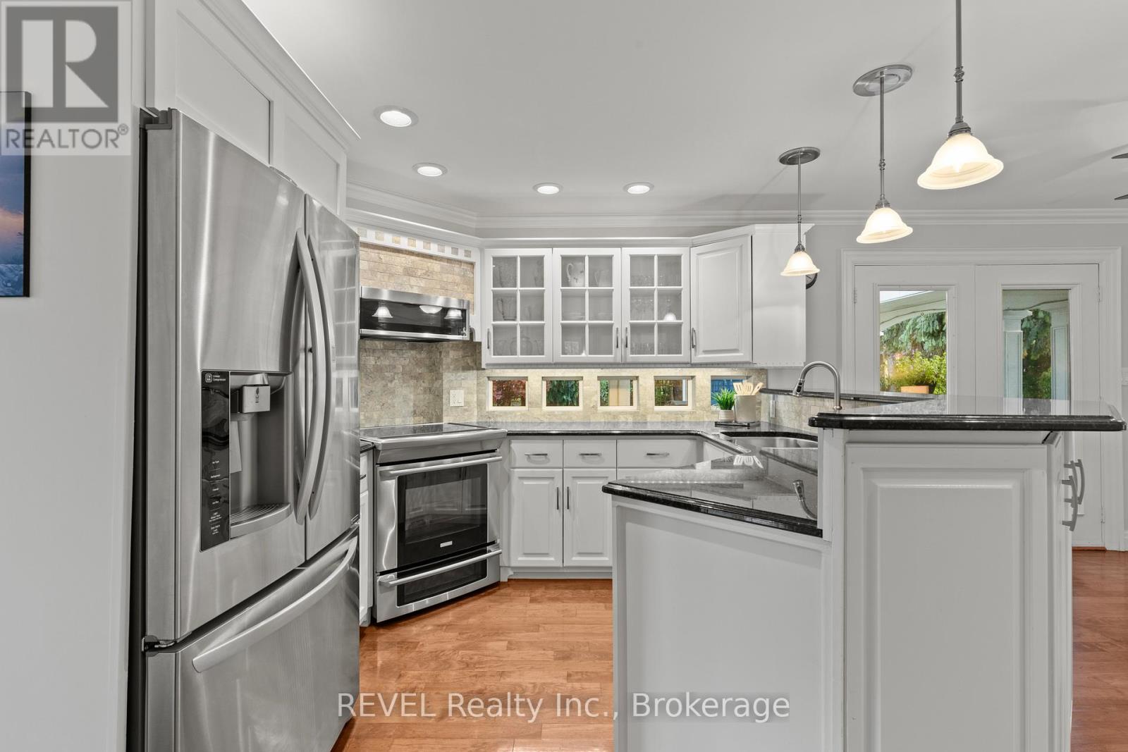 36 Confederation Drive, Niagara-On-The-Lake, Ontario  L0S 1J0 - Photo 15 - X12516942