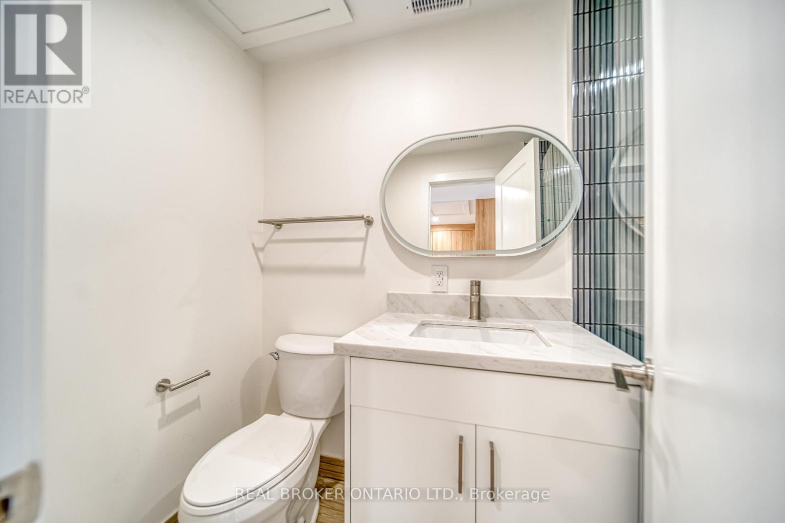 Unit R - 72 Jones Avenue, Toronto, Ontario M4M 2Z8 - Photo 5 - E12512070