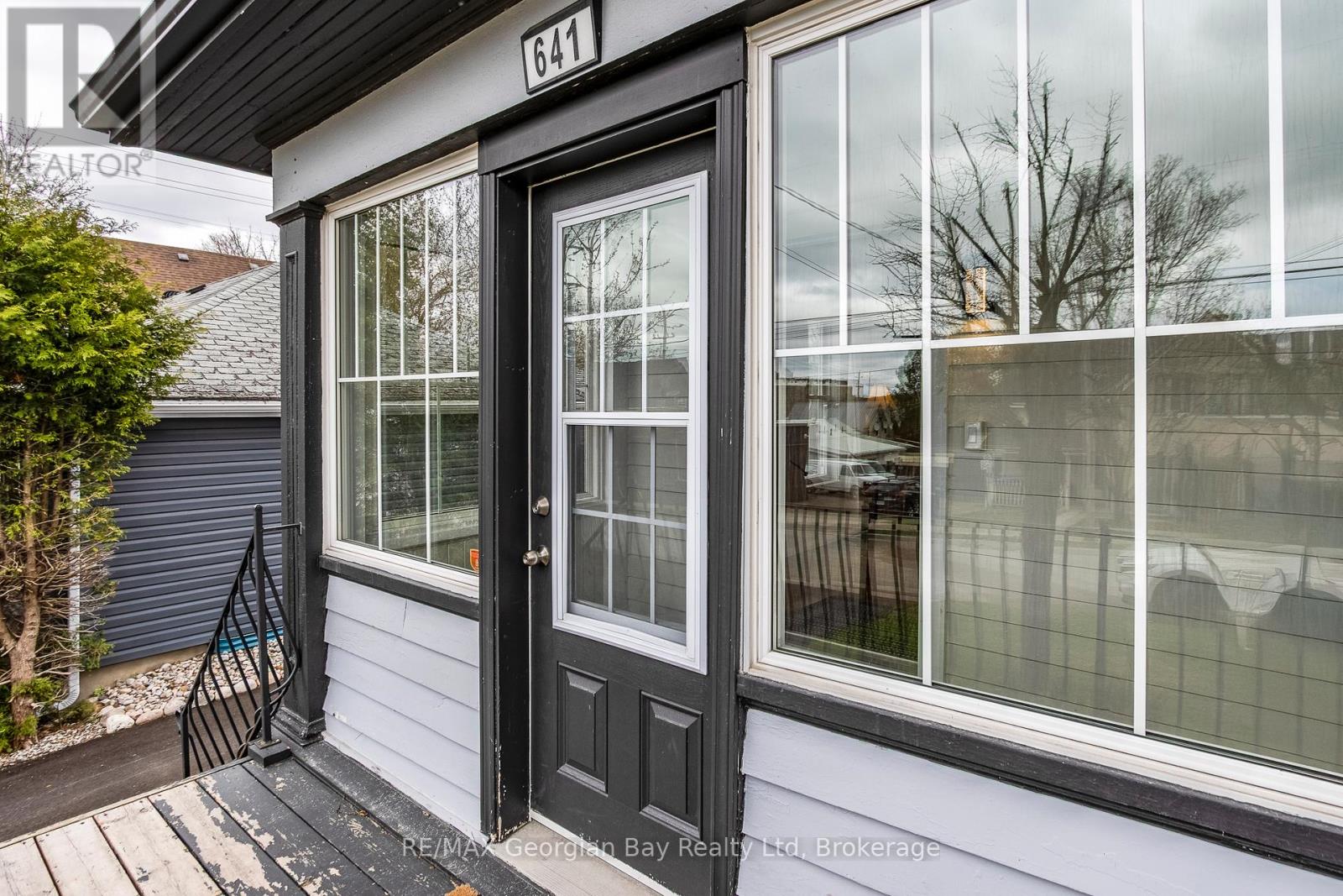 641 Bay Street, Midland, Ontario  L4R 1L8 - Photo 2 - S12516836