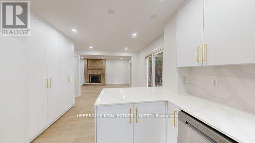 646 York Hill Boulevard, Vaughan, Ontario  L4J 5L8 - Photo 5 - N12467113